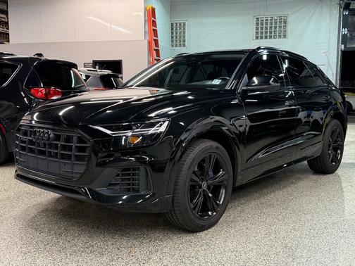 2022 Audi Q8 55 Premium Plus