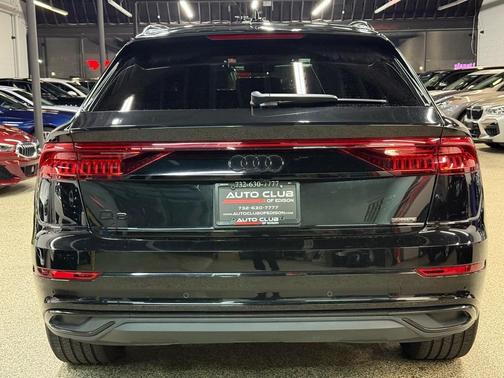 2022 Audi Q8 55 Premium Plus