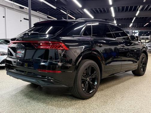 2022 Audi Q8 55 Premium Plus