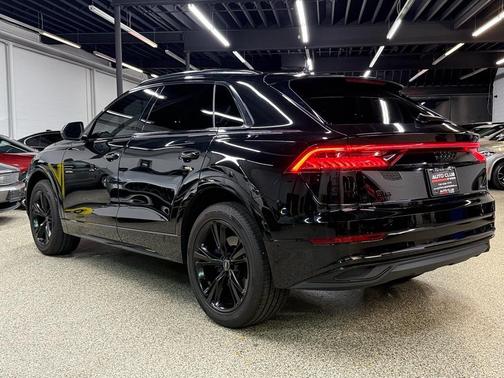 2022 Audi Q8 55 Premium Plus