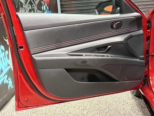 2022 Hyundai ELANTRA SE