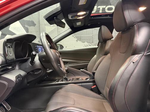 2022 Hyundai ELANTRA SE