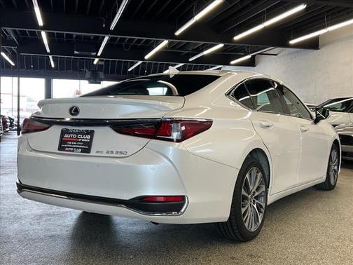 2021 Lexus ES 250 Base