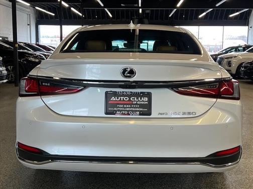 2021 Lexus ES 250 Base