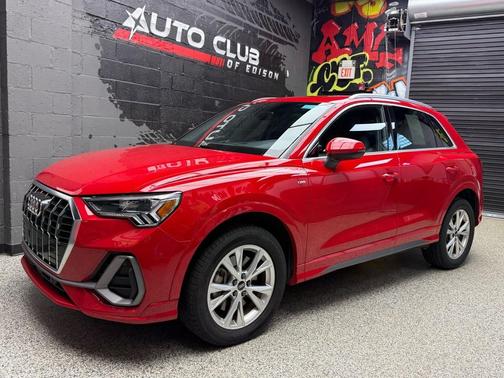 Progressive Red Metallic (b1b1) 2024 Audi Q3 Premium 45 TFSI S line quattro Tiptronic