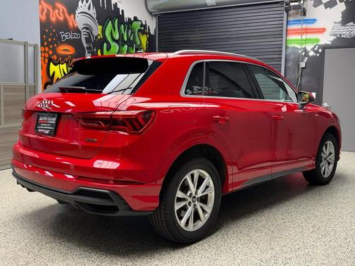 Progressive Red Metallic (b1b1) 2024 Audi Q3 Premium 45 TFSI S line quattro Tiptronic