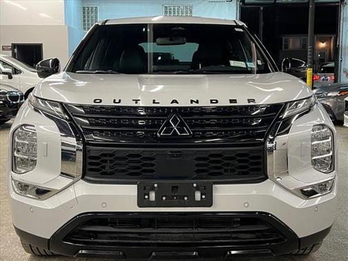 2023 Mitsubishi Outlander SE Special Edition