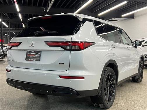 2023 Mitsubishi Outlander SE Special Edition