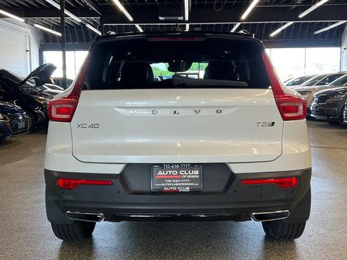 2019 Volvo XC40 T5 R-Design
