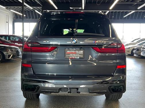 2022 BMW X7 M50i