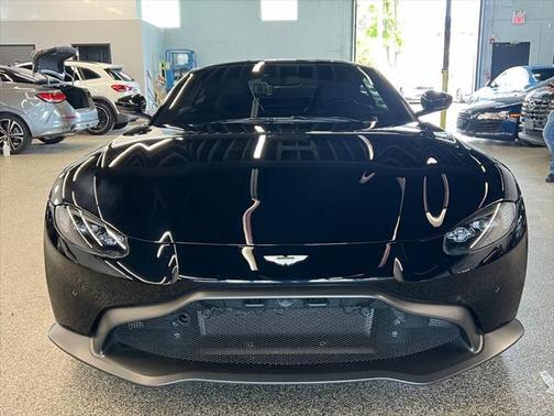 2020 Aston Martin Vantage Base