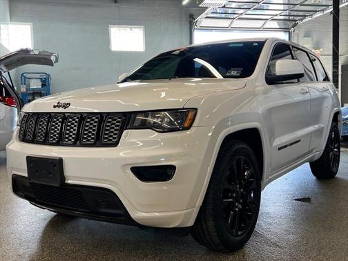 2017 Jeep Grand Cherokee Altitude