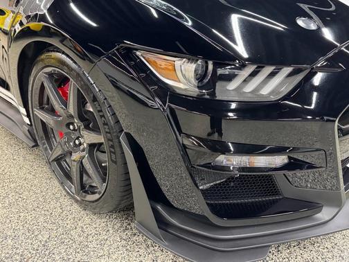 2021 Ford Shelby GT500 Base