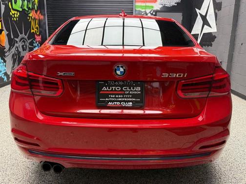 Melbourne Red Metallic (a75) 2018 BMW 330 xDrive