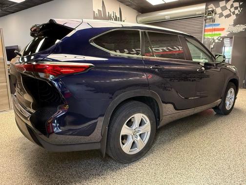 Blueprint (8x8) 2023 Toyota Highlander LE