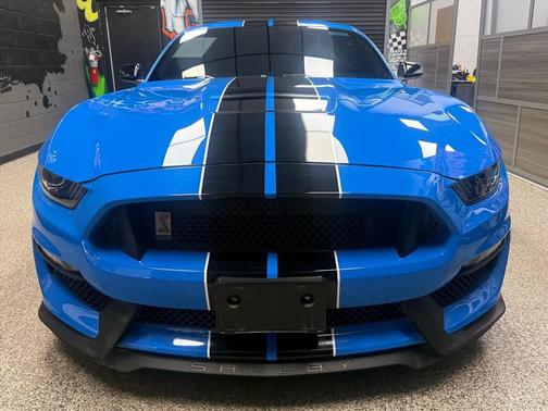 2017 Ford Shelby GT350 Base