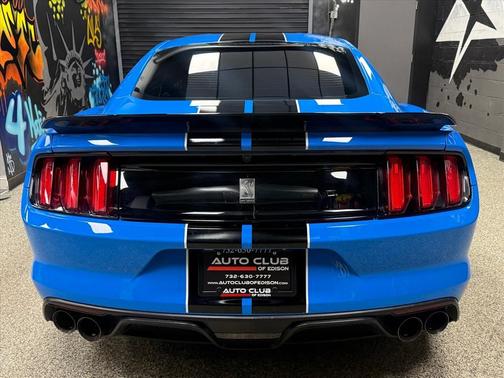 2017 Ford Shelby GT350 Base