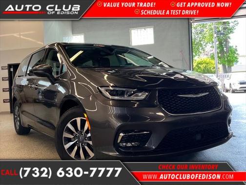2023 Chrysler Pacifica Hybrid Touring L