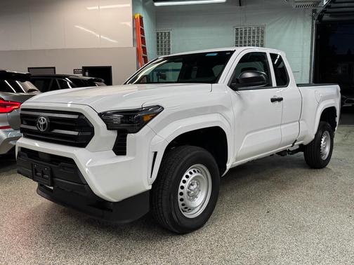 2025 Toyota Tacoma SR