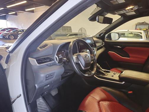 2023 Toyota Highlander XSE
