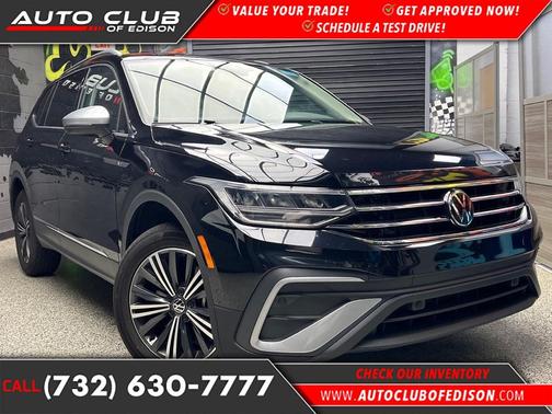 Deep Black Pearl (2t2t) 2024 Volkswagen Tiguan 2.0T Wolfsburg Edition