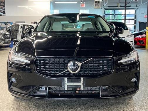 2024 Volvo S60 B5 Core Dark Theme