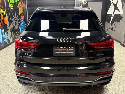 2023 Audi Q3 AWD quattro S line Premium 45 TFSI 4dr SUV