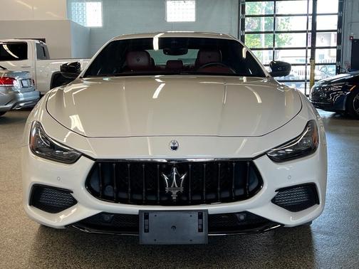 2022 Maserati Ghibli Modena Q4