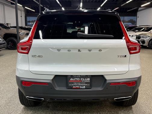 2020 Volvo XC40 T5 R-Design