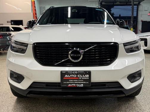 2020 Volvo XC40 T5 R-Design