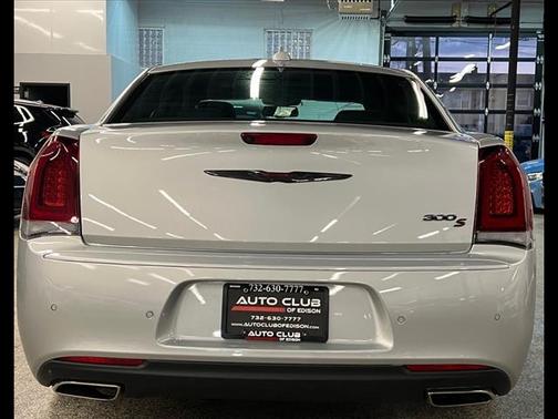 2022 Chrysler 300 S