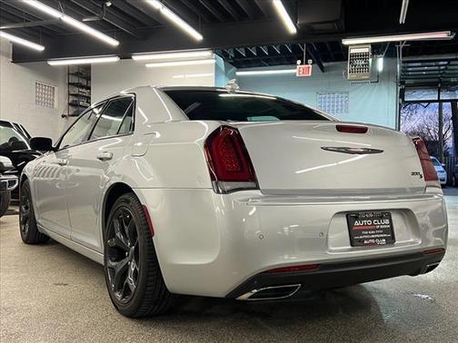 2022 Chrysler 300 S