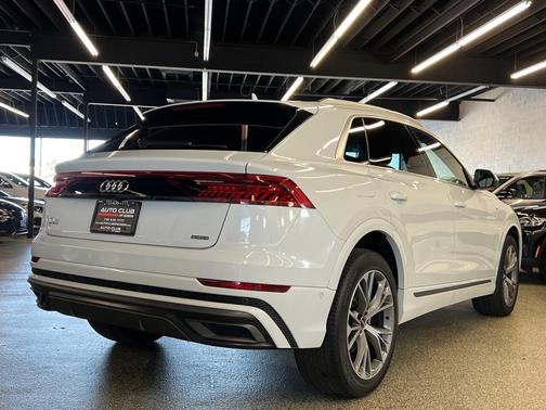 2021 Audi Q8 55 Premium Plus