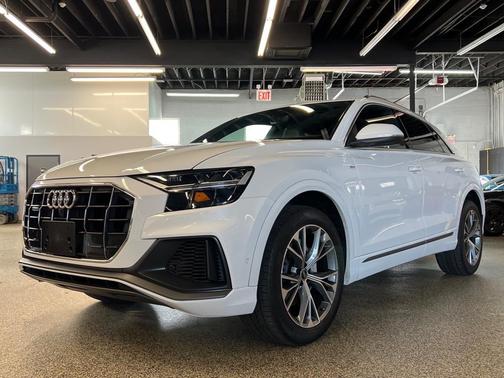2021 Audi Q8 55 Premium Plus