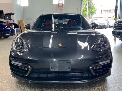 2021 Porsche Panamera GTS