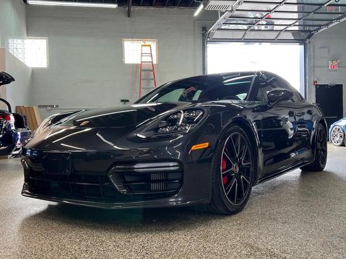 2021 Porsche Panamera GTS
