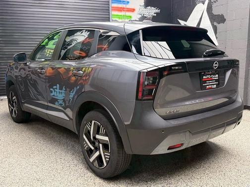 Gun Metallic (kad) 2025 Nissan Kicks SV