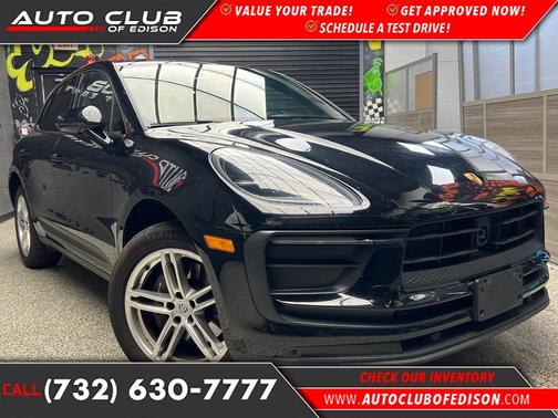 Black (a1) 2024 Porsche Macan Macan S