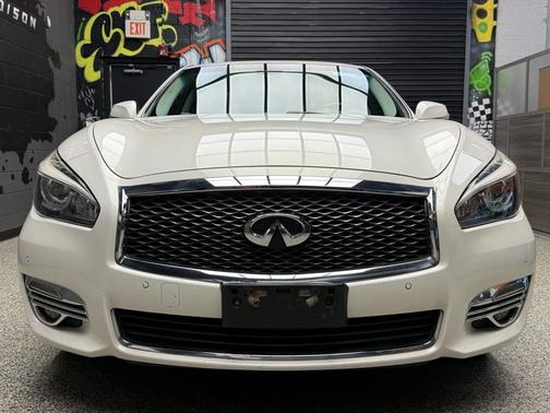 Moonlight White (qaa) 2015 INFINITI Q70L 3.7X