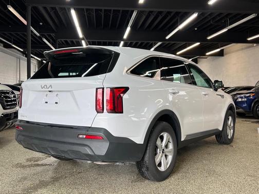 2023 Kia Sorento LX