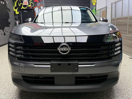 Gun Metallic 2025 Nissan Kicks SV