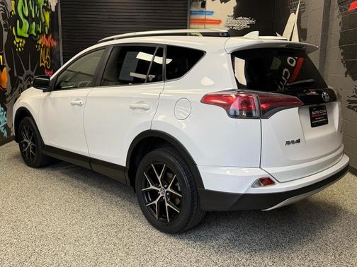 2016 Toyota RAV4 SE