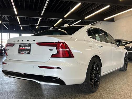 2024 Volvo S60 B5 Plus Black Edition