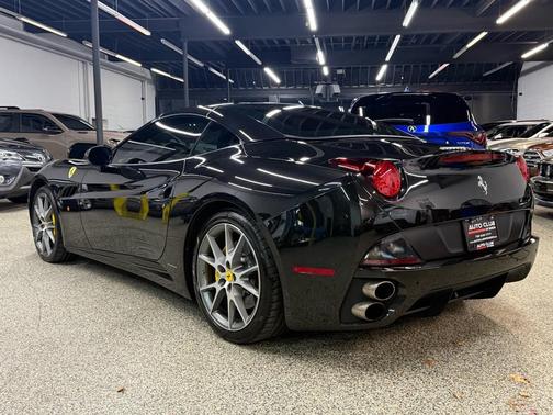 2011 Ferrari California Base