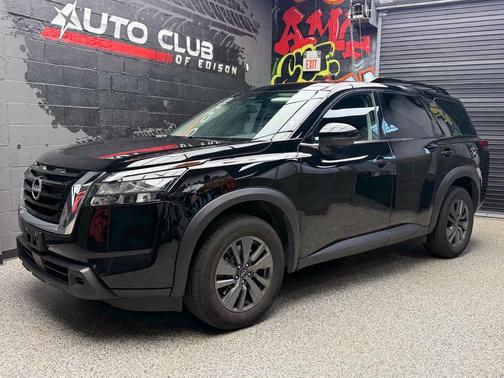 Super Black (kh3) 2024 Nissan Pathfinder SV FWD