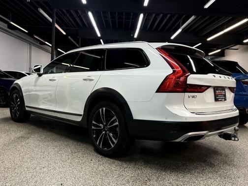 2018 Volvo V90 Cross Country T5