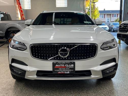 2018 Volvo V90 Cross Country T5