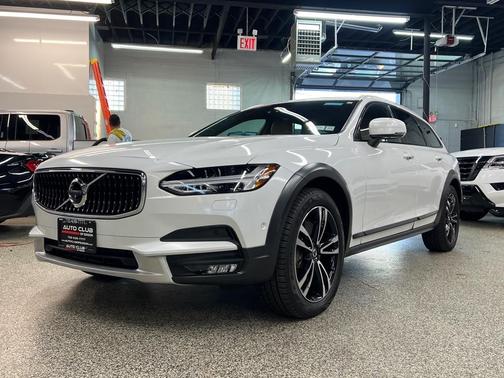 2018 Volvo V90 Cross Country T5