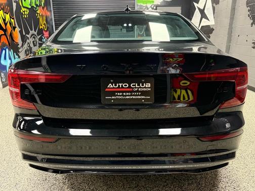 2024 Volvo S60 B5 Plus Black Edition 4dr Sedan