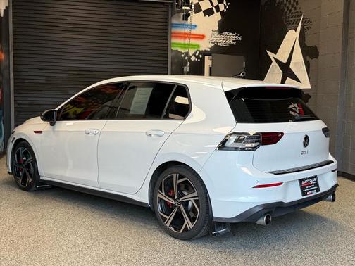 2024 Volkswagen Golf GTI 2.0T SE DSG